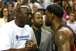 LeBron James và lần đầu tiên diện kiến Vua bóng rổ Michael Jordan