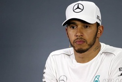 Lewis Hamilton gặp tai nạn khi đua mô tô