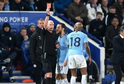 Hàng thủ mơ ngủ, cột mốc buồn của Pep Guardiola và những điểm nhấn khi Man City thua ngược Leicester