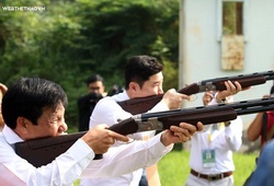 Nghẹt thở màn "đấu súng" giữa huyền thoại Jin Jong Oh với Bộ trưởng Nguyễn Ngọc Thiện
