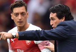 HLV Unai Emery yêu cầu Mesut Ozil thay đổi thái độ, chiến đấu cho tương lai ở Arsenal