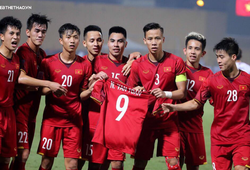 Quế Ngọc Hải xin áo đấu của Văn Toàn sau chung kết AFF Cup 2018