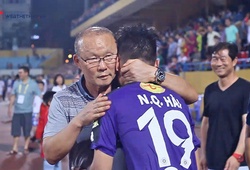 Video: Sau trận "nội chiến" U23 Việt Nam, HLV Park Hang Seo dáo dác tìm học trò để động  viên