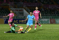 Toure tỏa sáng phút bù giờ, giúp Khánh Hòa thoát thua Sài Gòn FC