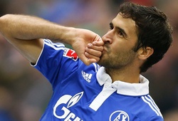 Huyền thoại Bundesliga: 5 siêu phẩm để đời của "Chúa Nhẫn" Raul Gonzalez