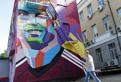 Kiệt tác graffiti khổng lồ về Cristiano Ronaldo tại nước chủ nhà World Cup 2018