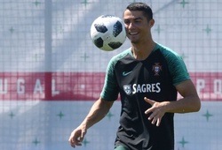 Cristiano Ronaldo phô diễn kỹ thuật đỉnh cao, hưng phấn trước trận đấu với ĐT Morocco