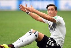 Độc giả Đức không còn tin Mesut Ozil, đòi tống lên ghế dự bị trận gặp Thụy Điển