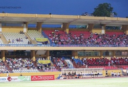 Sân Hàng Đẫy vắng vẻ vì World Cup trong ngày Hà Nội FC đè bẹp SHB.Đà Nẵng