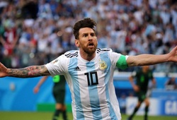 CĐV Argentina vỡ òa với bàn thắng của Lionel Messi vào lưới ĐT Nigeria 