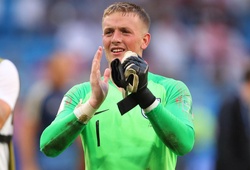 Thủ môn Jordan Pickford tặng đôi găng cho CĐV sau thất bại tại bán kết World Cup 2018