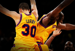 Từ đội bóng cơ cực đến đệ nhất phản diện, nghe các huyền thoại NBA kể về Warriors thời Curry còn chưa bá đạo