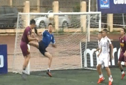 Cận cảnh pha song phi của thủ môn Tô Ký Mylan vào bụng tiền đạo Tuấn Sơn FC