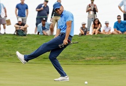 Stephen Curry suýt chấn thương trên sân Golf