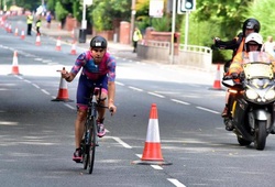 "Người thép" bức xúc vì đạp xe thiếu đường ở Ironman UK
