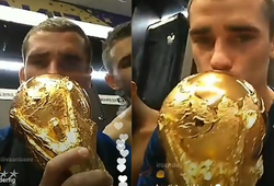 Antoine Griezmann hôn cúp vàng World Cup trong lúc livestream, "đốn tim" CĐV Pháp