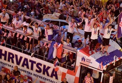 Luka Modric và ĐT Croatia được chào đón như người hùng khi trở về từ World Cup 2018