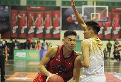 Pha buzzer-beater ngoạn mục của Justin Young trước HCMC Wings