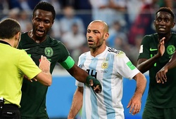 Obi Mikel đối diện Argentina trong khi cha đang bị bắt cóc