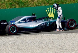 Mercedes hy vọng thoát án phạt, Red Bull gặp họa vì Ricciardo