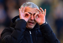 Top 10 khoảnh khắc gây tranh cãi nhất trong sự nghiệp của HLV Jose Mourinho