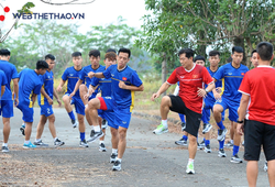 Olympic Việt Nam nghĩ đến phương án tập sân của… học sinh, công nhân