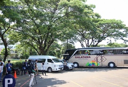 Olympic Nhật Bản dùng xe buýt làm rào chắn cho phần tập kín