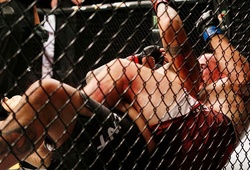 UFC Fight Night 136: Aleksei Oleinik buộc Mark Hunt phải chịu thua ngay trong hiệp 1