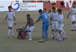 Trọng tài giải Liga 2 của Indonesia bị đuổi đánh như hạng Nhất ở Việt Nam