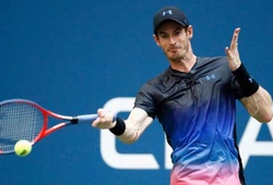 Cười ra nước mắt khi Andy Murray luống cuống làm rơi vỡ kỷ niệm chương ở Trung Quốc