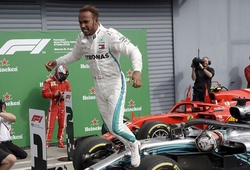 Italian GP 2018: Va chạm nảy lửa với Vettel, Hamilton vẫn lên ngôi đầy kịch tính