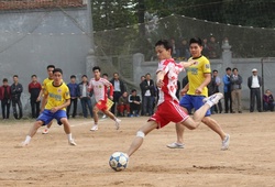 Chùm ảnh: FC Văn Minh "đại náo" sân bóng làng Triều Khúc 