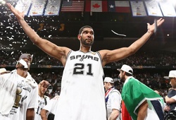 Dạo quanh NBA 18/11: Spurs treo vĩnh viễn áo đấu của Tim Duncan