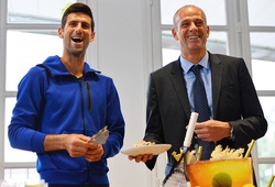 Djokovic nhận quà đặc biệt từ BTC Roland Garros