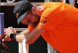 Vòng 2 Roland Garros: Chiến thắng cảm xúc của tay vợt vừa mất cha