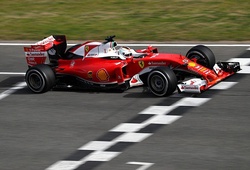Vettel “dằn mặt” Hamilton ngày đua thử đầu tiên