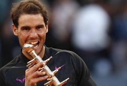 Video: Nadal cân bằng kỷ lục của Djokovic, vượt mặt Federer