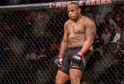 Bản tin MMA 22/12: Cormier sẽ lên Heavyweight để đấu với Ngannou?