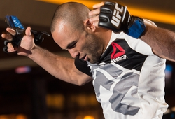 Alvarez giành đai VĐ cùng danh hiệu "Performance of the Night"