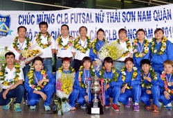 CLB futsal nữ Thái Sơn Nam gây chộn rộn ở sân bay Tân Sơn Nhất