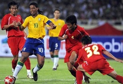Romario - Ronaldinho xác nhận sang Việt Nam đá giao hữu