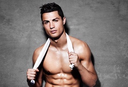 Ronaldo cấm Ngọc Trinh “copy” quần lót