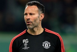 Giggs mở đường cho Neville tới Valencia