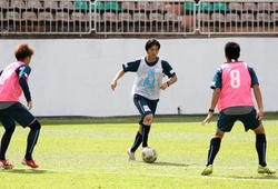 Tuấn Anh học cách "chia bài" ở Yokohama FC