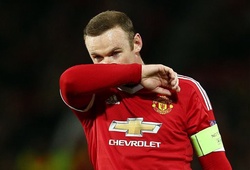 Wayne Rooney rách mạng sườn vì pha va chạm với Robert Huth