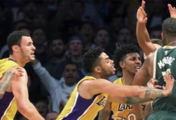 Hết "cửa" dự Play-off, Los Angeles Lakers lạc trôi tới tương lai