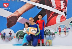 Gần 1000 VĐV "sục sôi" nhận Bib và áo giải chạy LDR Half Marathon