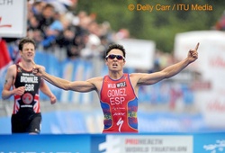 Javier Gomez ƯCV vô địch triathlon bỏ lỡ Olympic Rio vì chấn thương