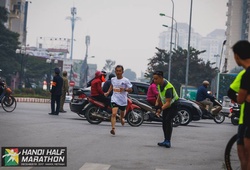 Những hình ảnh đậm chất Việt Nam ở giải Hanoi Half Marathon 2017