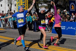 Những hình ảnh ấn tượng nhất Boston Marathon 2016